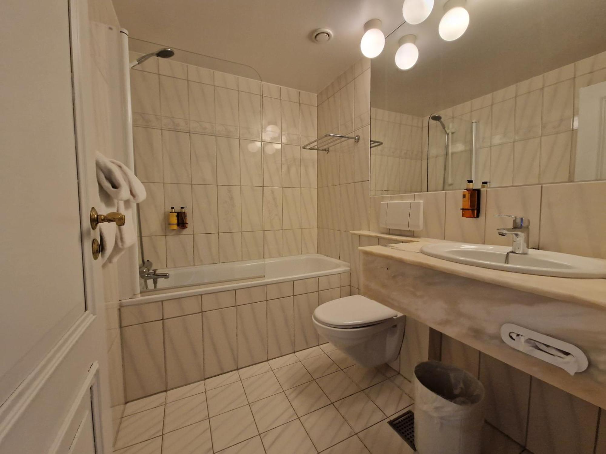 Dr. Holms Hotel يالو المظهر الخارجي الصورة