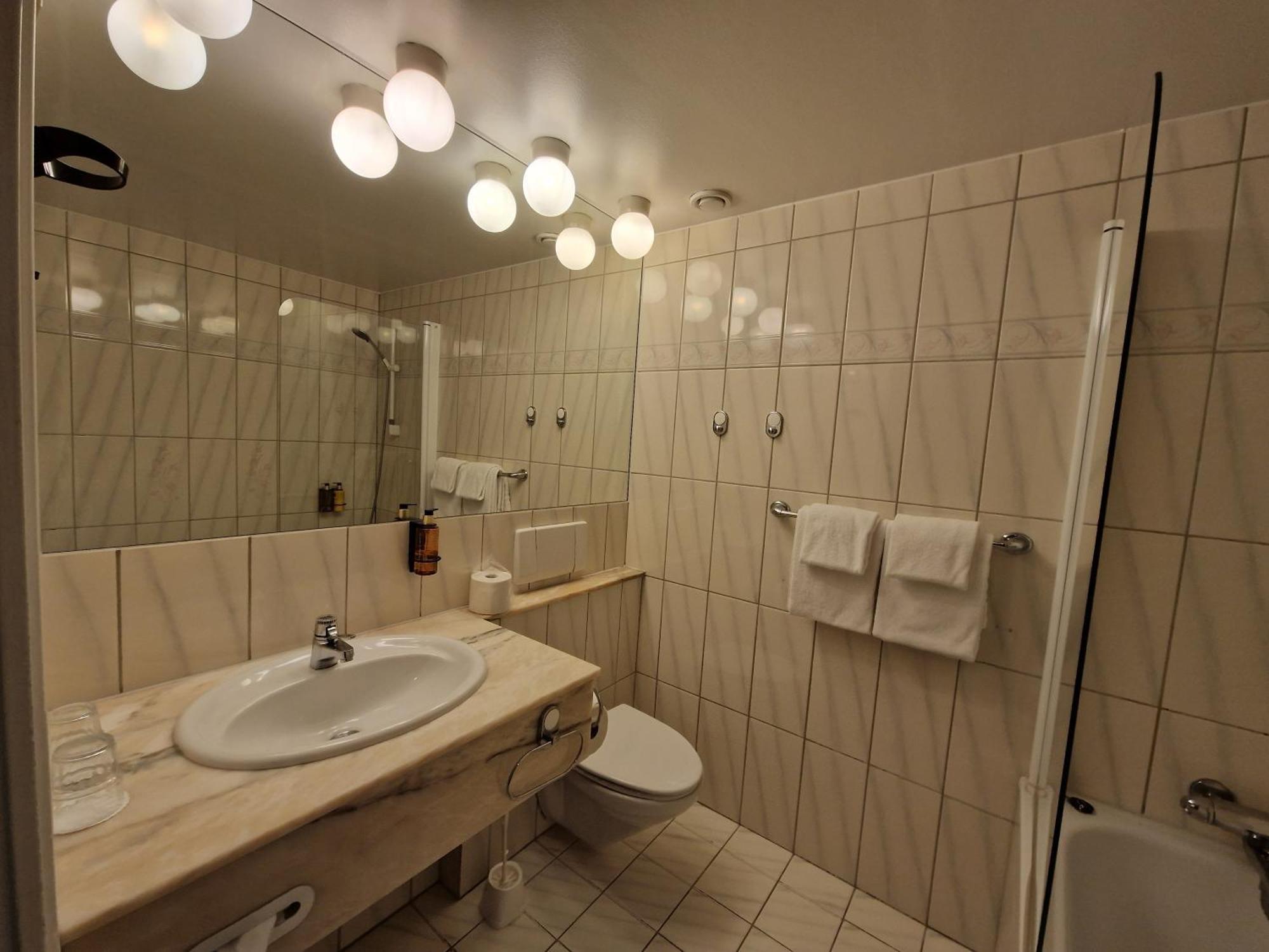 Dr. Holms Hotel يالو المظهر الخارجي الصورة